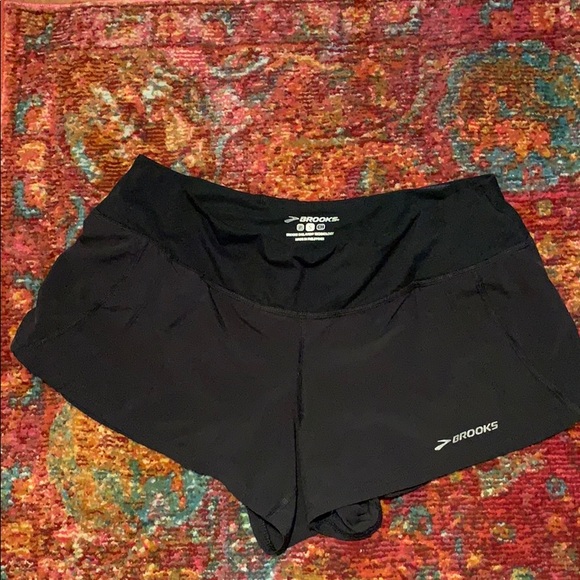 brooks running shorts womens